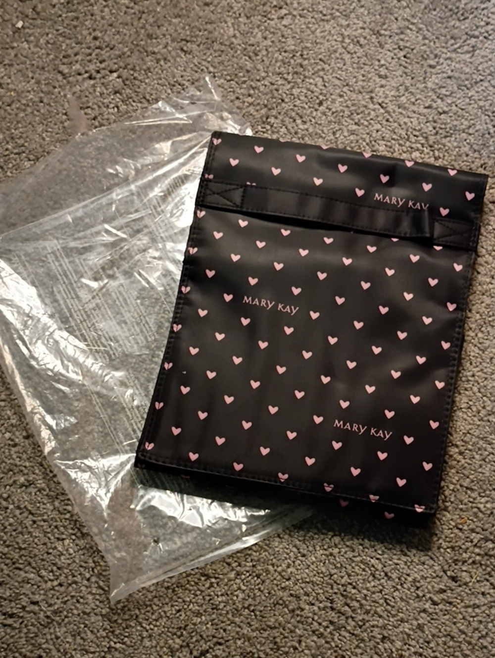 Mary Kay Iconic Black And Pink Heart Print Organizer